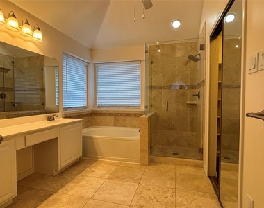 2713 Clovermeadow Drive - Photo Thumbnail 18