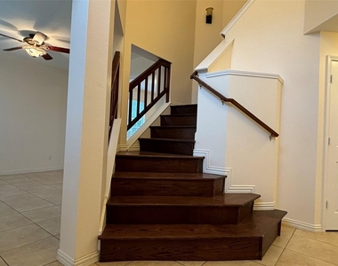 2713 Clovermeadow Drive - Photo Thumbnail 13