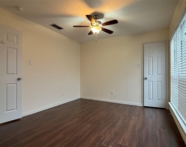 2713 Clovermeadow Drive - Photo Thumbnail 21