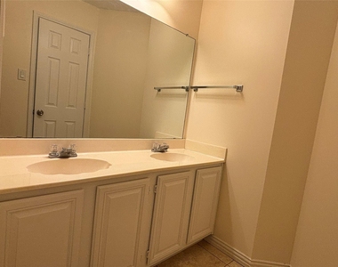 2713 Clovermeadow Drive - Photo Thumbnail 24