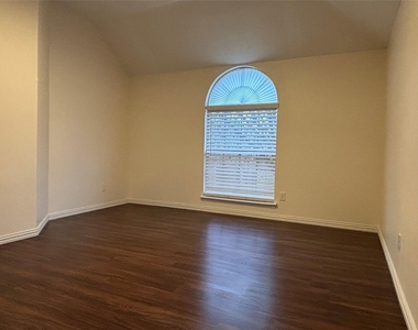 2713 Clovermeadow Drive - Photo Thumbnail 16