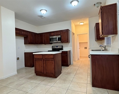 2713 Clovermeadow Drive - Photo Thumbnail 5