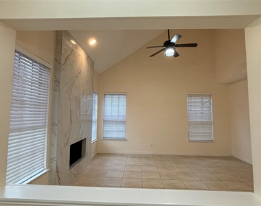 2713 Clovermeadow Drive - Photo Thumbnail 10
