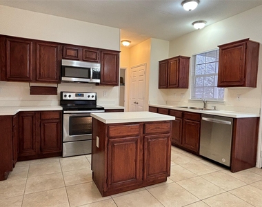 2713 Clovermeadow Drive - Photo Thumbnail 6