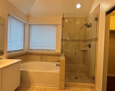 2713 Clovermeadow Drive - Photo Thumbnail 19