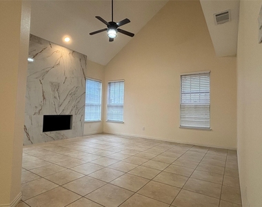 2713 Clovermeadow Drive - Photo Thumbnail 11