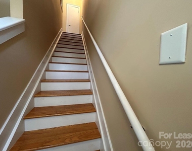 937 E 7th Street - Photo Thumbnail 11