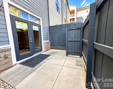 937 E 7th Street - Photo Thumbnail 27