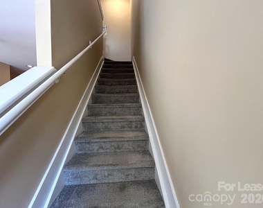 937 E 7th Street - Photo Thumbnail 18