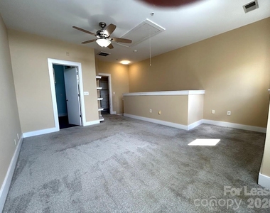 937 E 7th Street - Photo Thumbnail 22