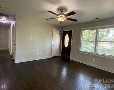 117 Grover Moore Place - Photo Thumbnail 4