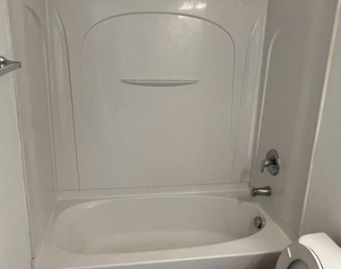 9956 Kings Parade Boulevard - Photo Thumbnail 14