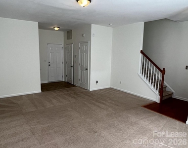 9956 Kings Parade Boulevard - Photo Thumbnail 4