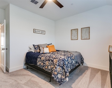 7605 Reis Lane - Photo Thumbnail 21