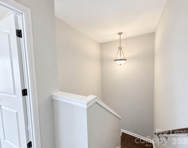 7431 Sienna Heights Place - Photo Thumbnail 8
