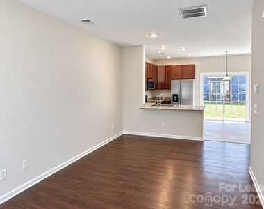 7431 Sienna Heights Place - Photo Thumbnail 2