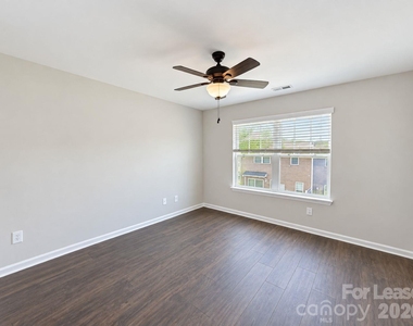 7431 Sienna Heights Place - Photo Thumbnail 9