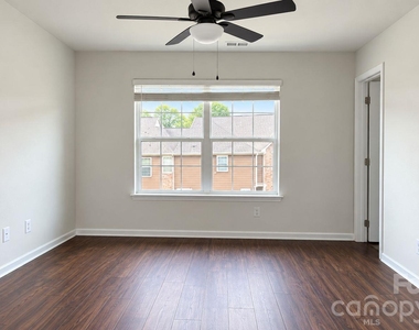 7431 Sienna Heights Place - Photo Thumbnail 18