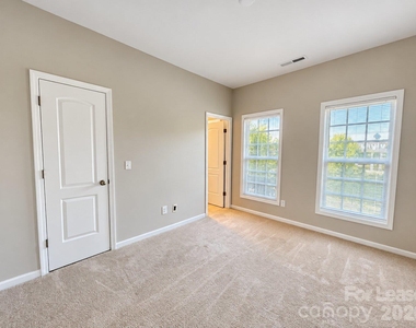 9511 Longstone Lane - Photo Thumbnail 6