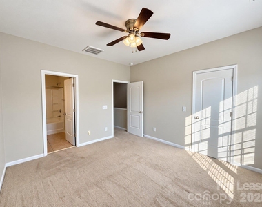 9511 Longstone Lane - Photo Thumbnail 12