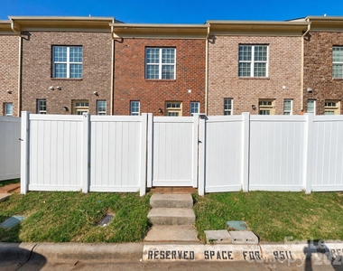 9511 Longstone Lane - Photo Thumbnail 13