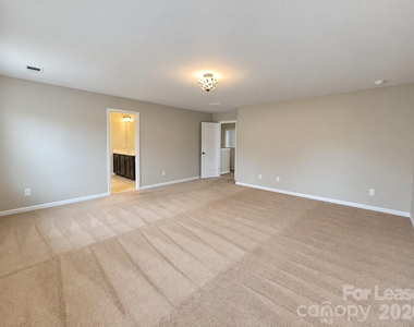 1109 Wainscott Drive - Photo Thumbnail 22