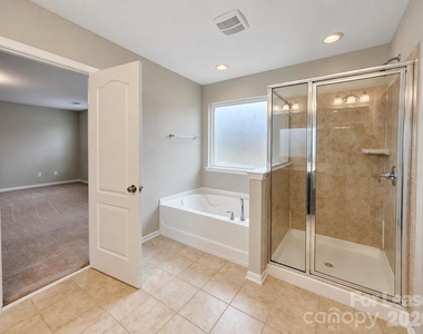 1109 Wainscott Drive - Photo Thumbnail 24