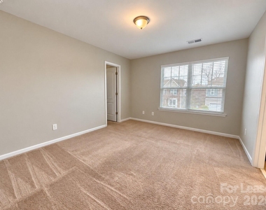 1109 Wainscott Drive - Photo Thumbnail 25