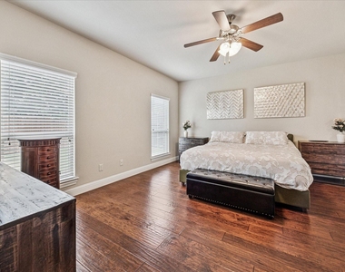 10225 Blackberry Street - Photo Thumbnail 14