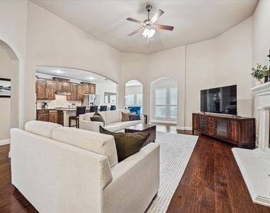 10225 Blackberry Street - Photo Thumbnail 5