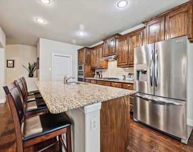 10225 Blackberry Street - Photo Thumbnail 9