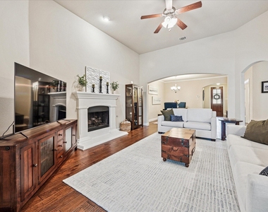 10225 Blackberry Street - Photo Thumbnail 4