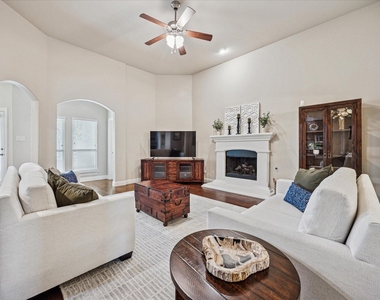 10225 Blackberry Street - Photo Thumbnail 7