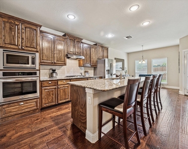 10225 Blackberry Street - Photo Thumbnail 11
