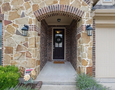 10225 Blackberry Street - Photo Thumbnail 2