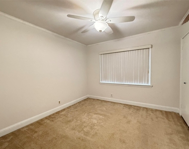 681 Surf Street - Photo Thumbnail 9