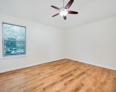 342 Manchester Drive - Photo Thumbnail 15