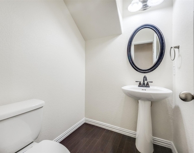 342 Manchester Drive - Photo Thumbnail 23