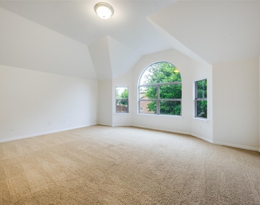 342 Manchester Drive - Photo Thumbnail 25