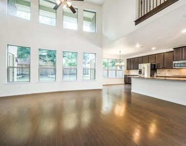342 Manchester Drive - Photo Thumbnail 11
