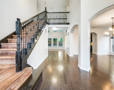 342 Manchester Drive - Photo Thumbnail 17