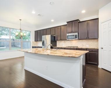 342 Manchester Drive - Photo Thumbnail 9