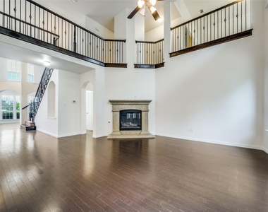342 Manchester Drive - Photo Thumbnail 18