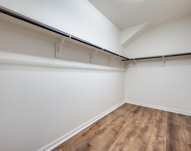 342 Manchester Drive - Photo Thumbnail 30
