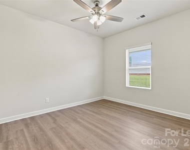 1003 Alicante Avenue - Photo Thumbnail 14
