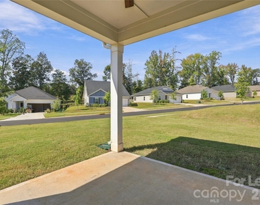1003 Alicante Avenue - Photo Thumbnail 16