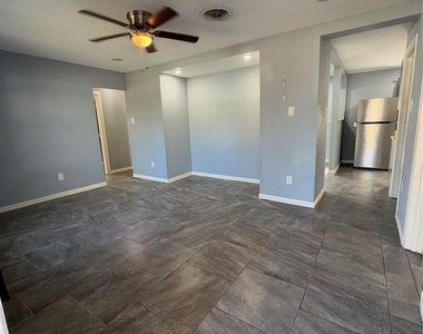 1608 Edgemont Drive - Photo Thumbnail 5