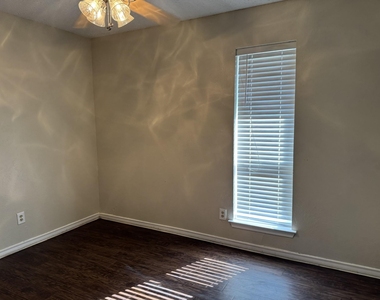 705 Kingsbridge Drive - Photo Thumbnail 26