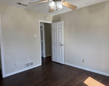 705 Kingsbridge Drive - Photo Thumbnail 22