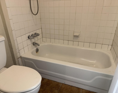 705 Kingsbridge Drive - Photo Thumbnail 18